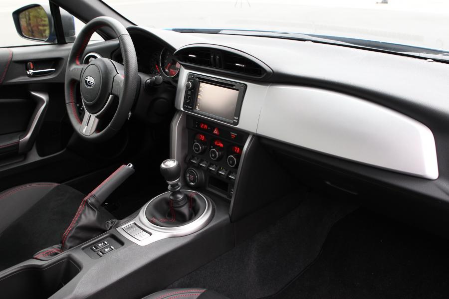  Subaru BRZ 2011 года  (фото 57 из 209)